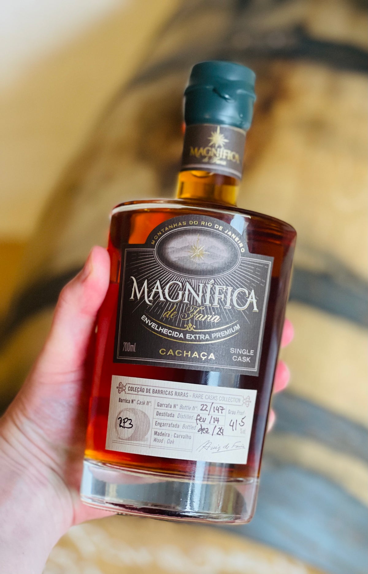 Magnífica de Faria cachaça single cask RP3 holdt foran et fad