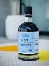 Indlæs billede til gallerivisning S.B.S Mauritius 2009 New French Oak &amp; Moscatel Cask Selected by Romhatten
