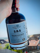 Indlæs billede til gallerivisning S.B.S Mauritius 2009 New French Oak &amp; Moscatel Cask Selected by Romhatten
