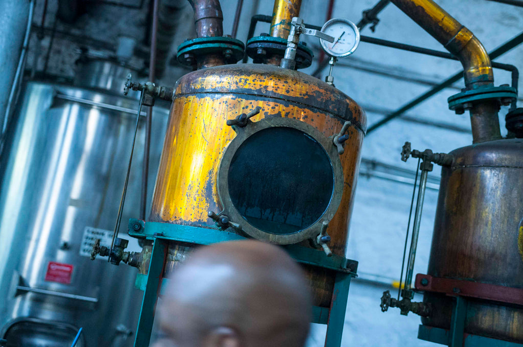 Retort på pot still hos St. Lucia Distillers