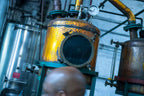 Retort på pot still hos St. Lucia Distillers