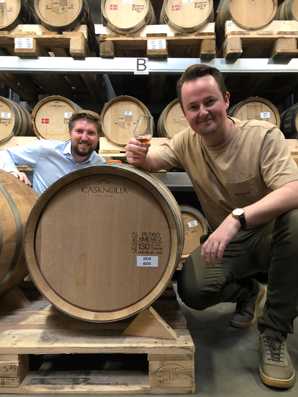 Mads Heitmann og Lauge Kjær fra Romhatten.dk ved Pedro Ximénez-fadet hos S.B.S