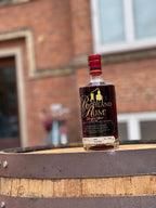 Richland Rum 2011 Romhatten Cask #2 på et romfad