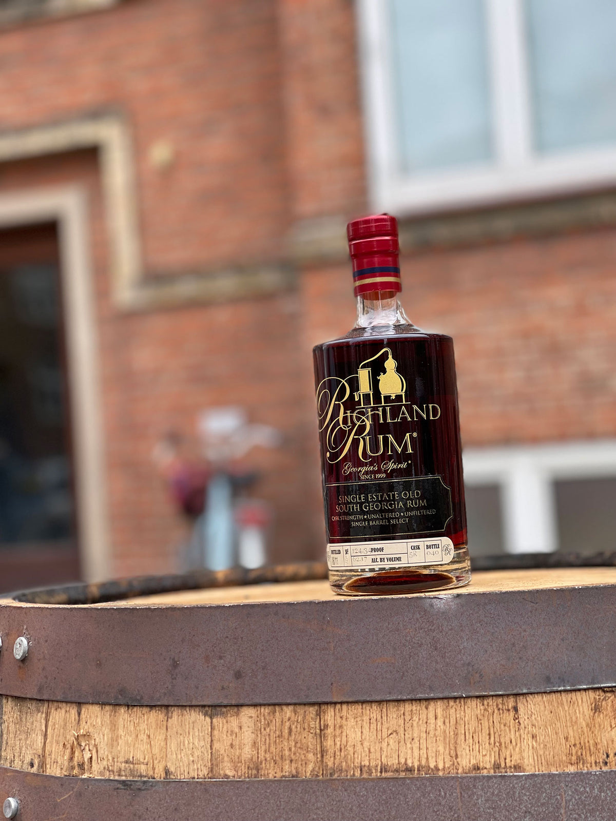 Richland Rum 2011 Romhatten Cask #2 på et romfad