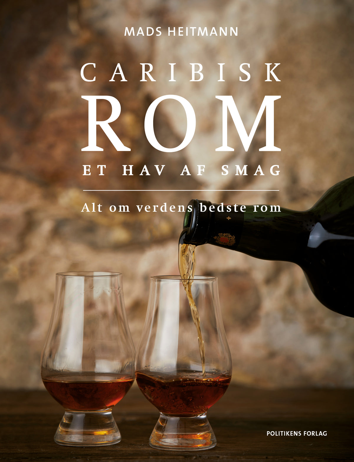 Forsiden af Caribisk Rom – Et hav af smag: rom skænkes i to smagsglas